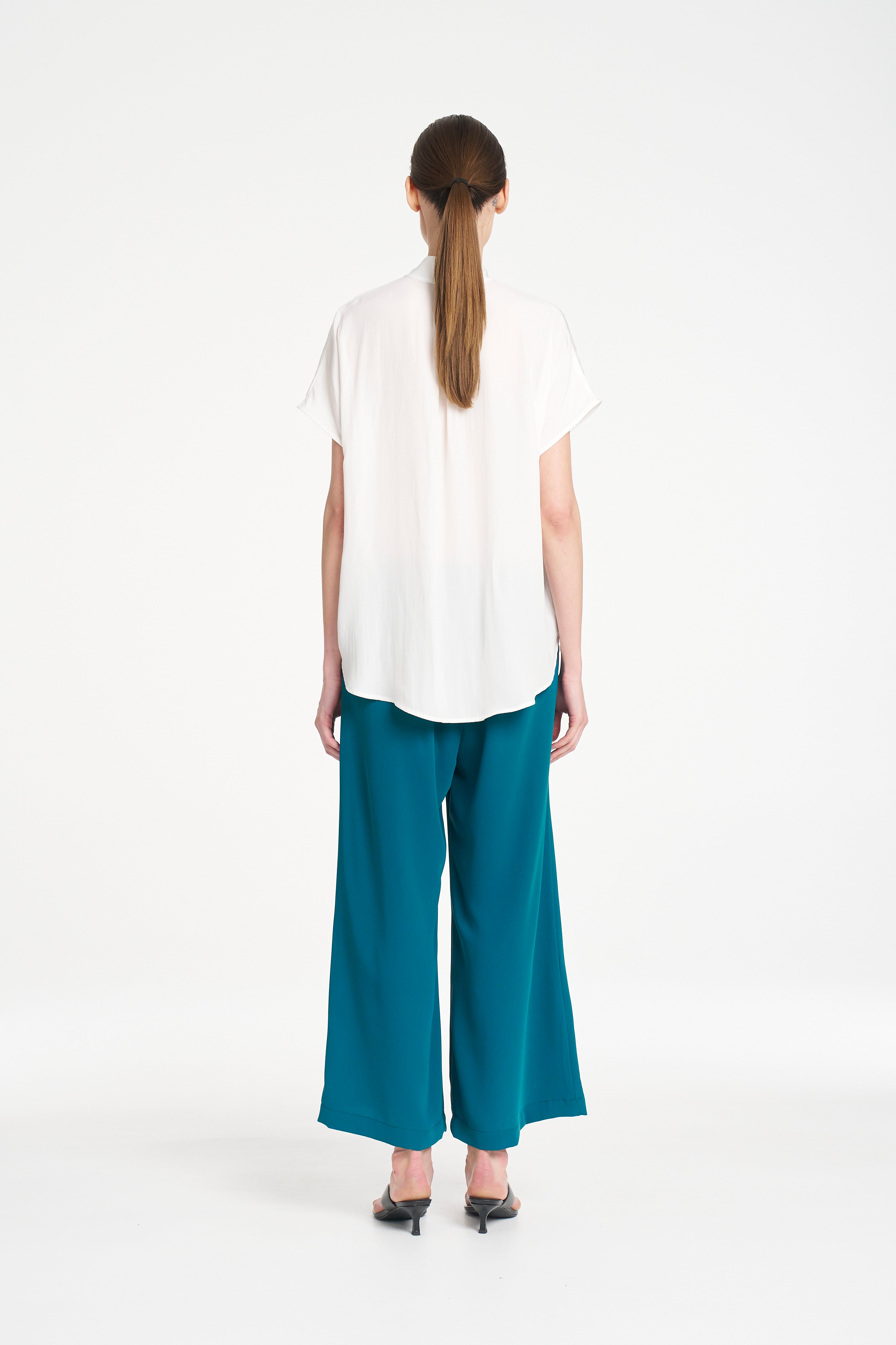 Side Flounce Shell White
