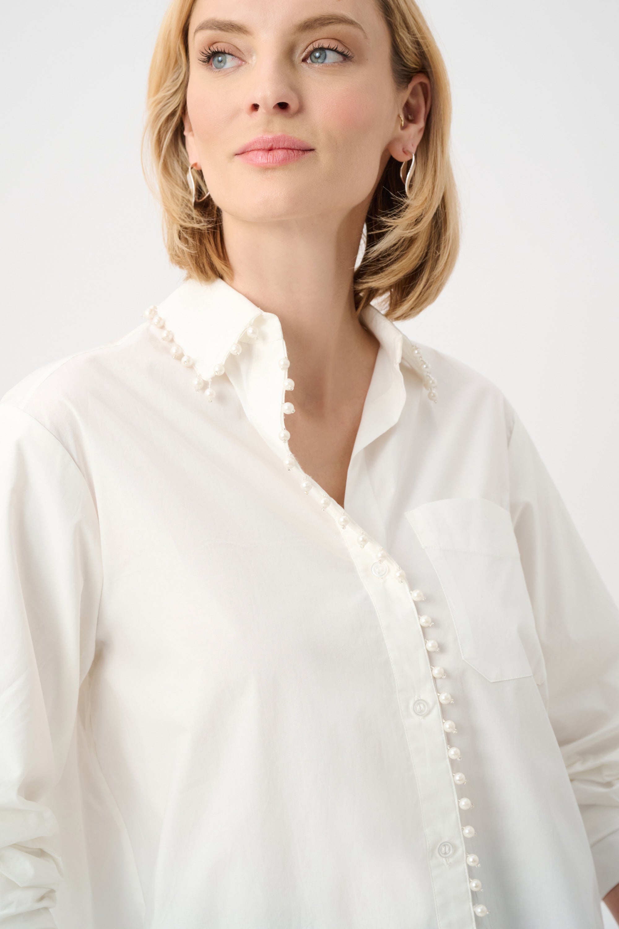 White Blouse w Pearls