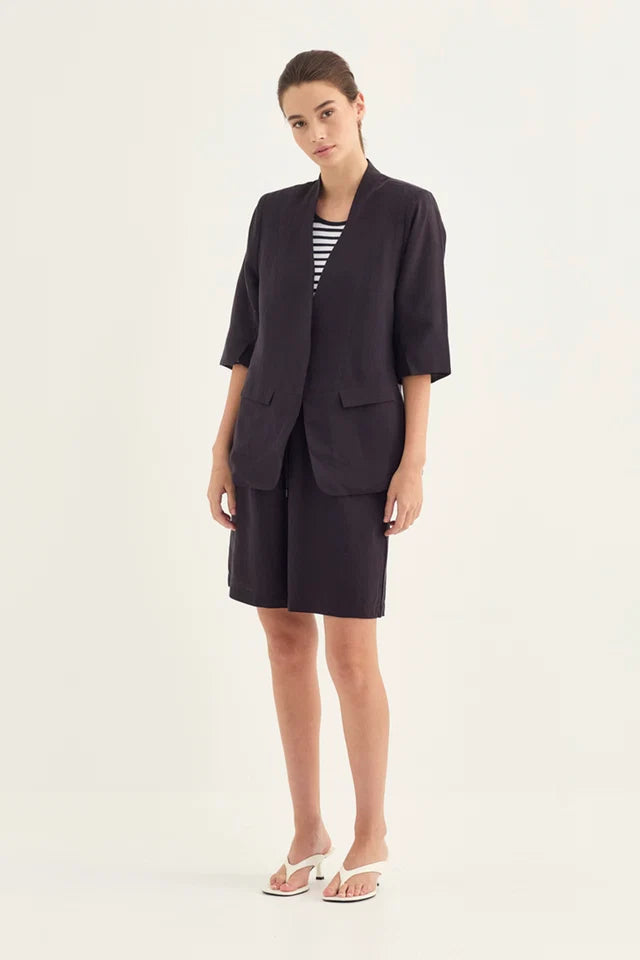 Darling Short